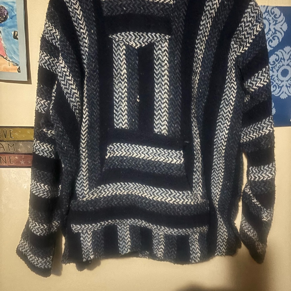 Blue and White Crewneck Sweater with Geometric Pattern